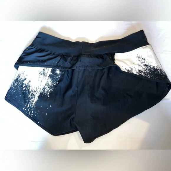 Nike shorts (17) - Picture 2 of 3